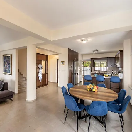 Melisos فيلة Lysos