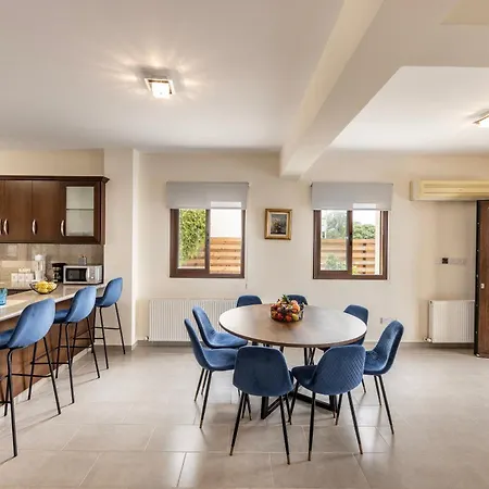 فيلة Melisos Lysos